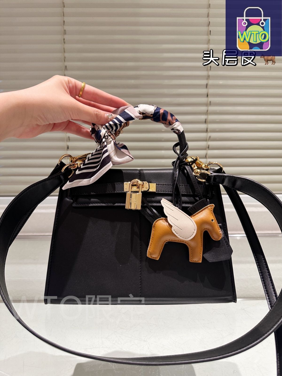 今日WTO】Herm?s エルメスパデッドスウィフト皮製シルバーボタン