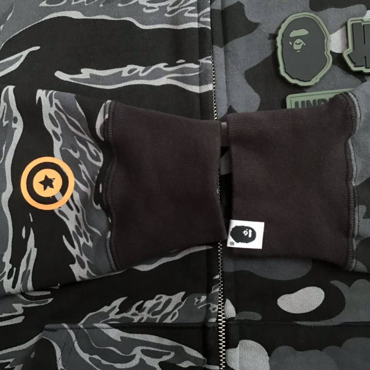 Undefeated × BAPE タイガー シャーク パーカー Mサイズ tiger shark