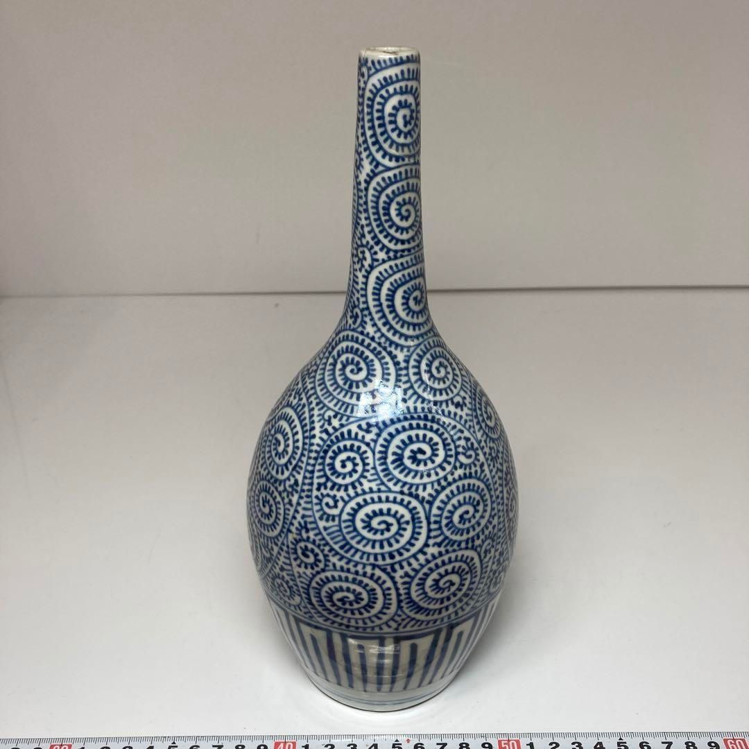 染付蛸唐草花瓶