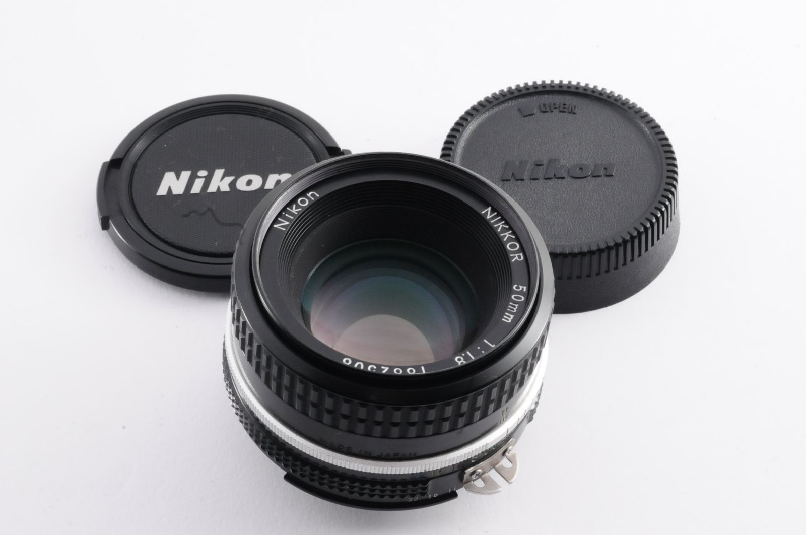 ニコン Nikon Ai NIKKOR 50mm F1.8 割引 1:1.8 MF マニュアル カメラ