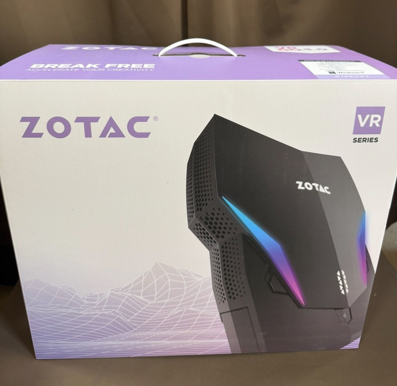 ZOTAC VR GO 4.0 A4500 スペック (特別カスタマイズモデル) エルザ
