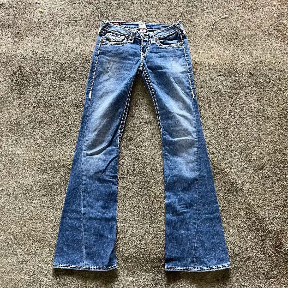 トゥルーレリジョン ブーツカット デニム