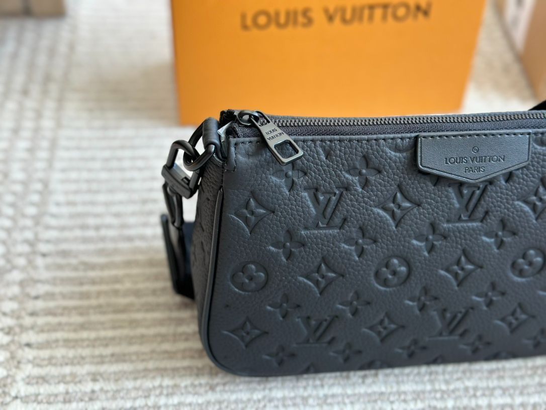 Louis Vuittonメンズリュックサック 小銭入れ 手首バッグ ショルダーバッグ