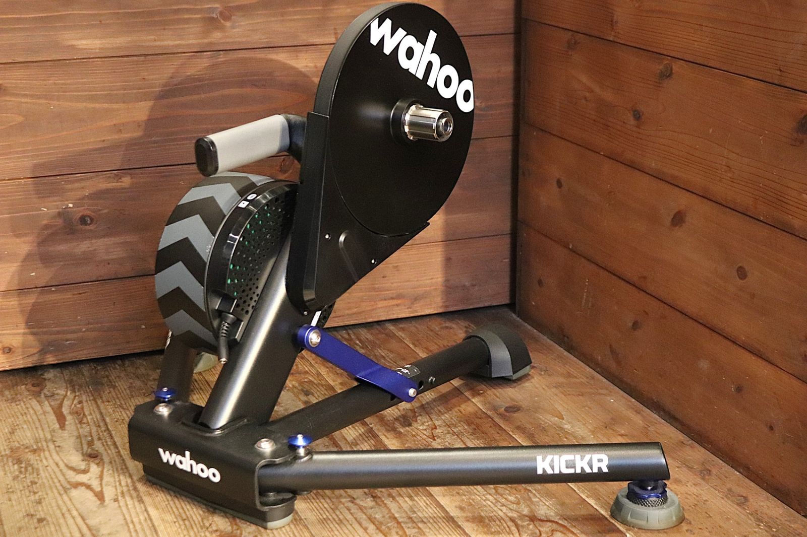 ワフー WAHOO キッカー KICKR V5 スマートトレーナー ローラー台 ZWIFT対応 KICKR 東京南麻布店