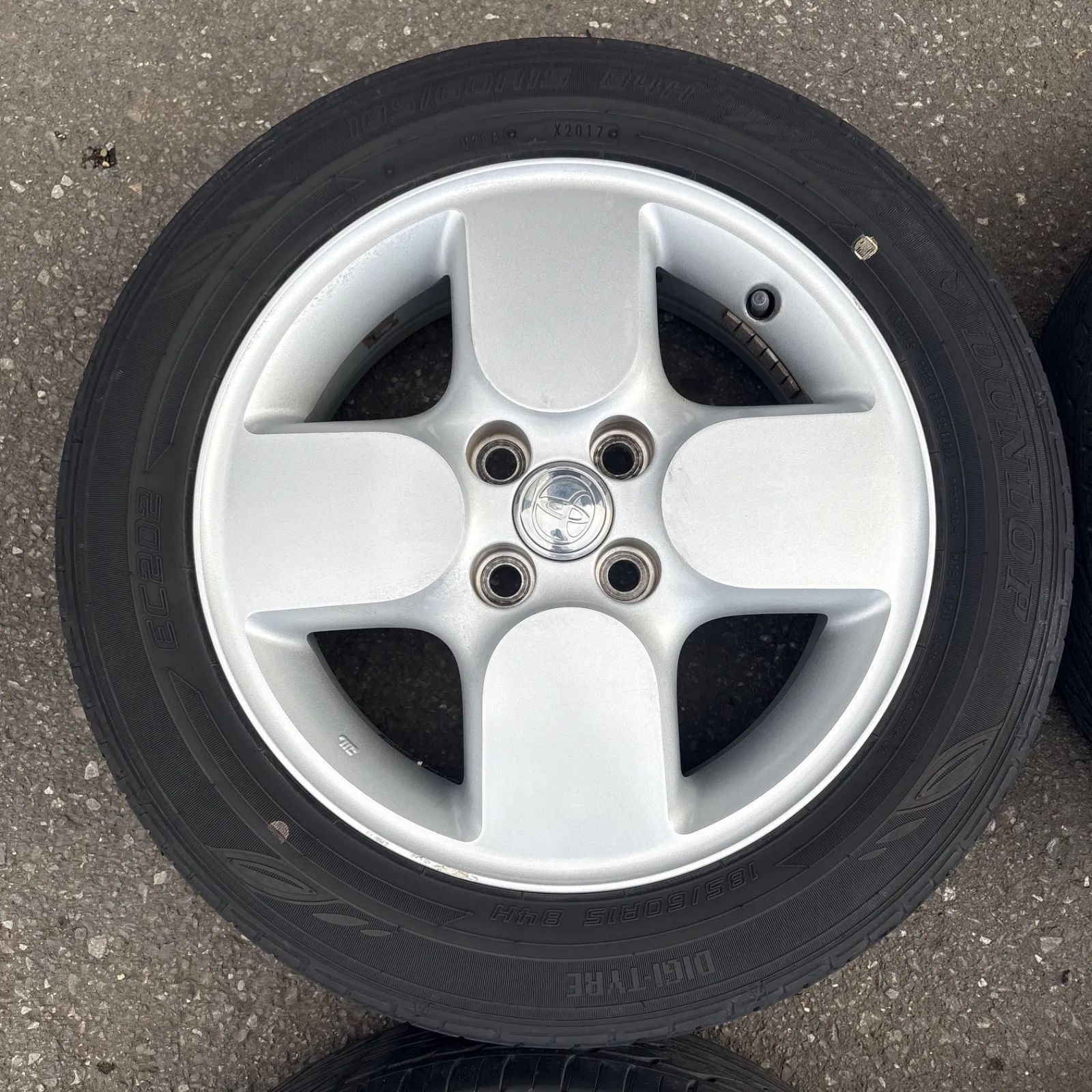 引き取り 送料無料 トヨタ シエンタ 純正ホイールタイヤセット 185|60R15 15×5.5J