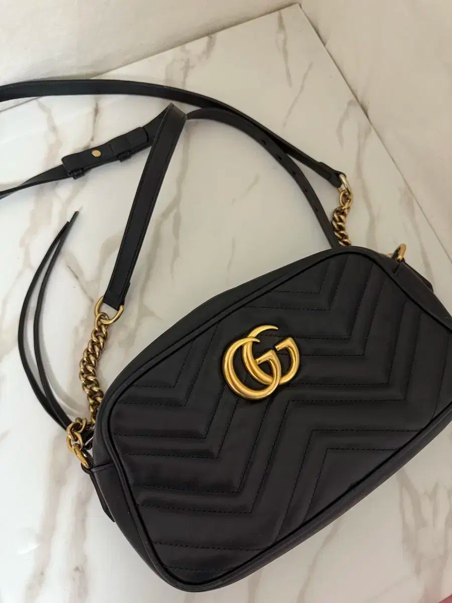 グッチ GG マーモント ブラック クロスバッグ カメラバッグ ゴールド スモール