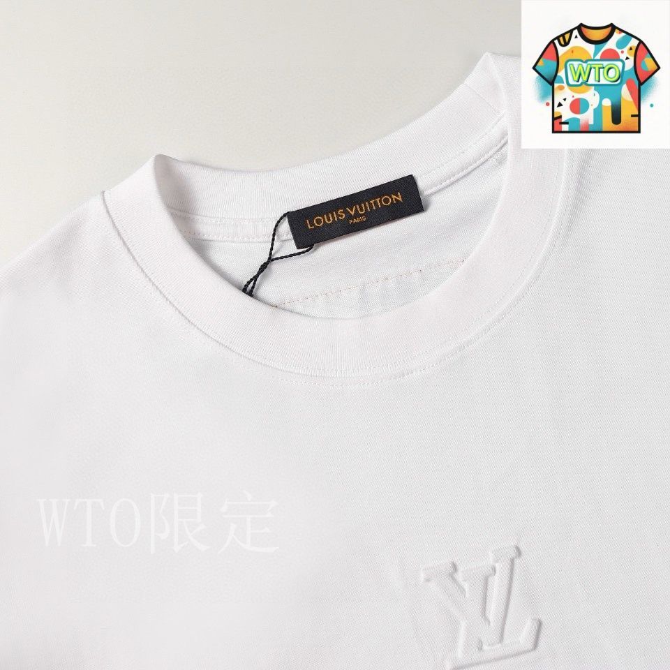 ラグジュアリーカジュアル【Loius Vuitton】エンボスロゴTシャツ 在庫僅か！定番大人気【ルイヴィトン】エンボスLV Tシャツ ロゴ
