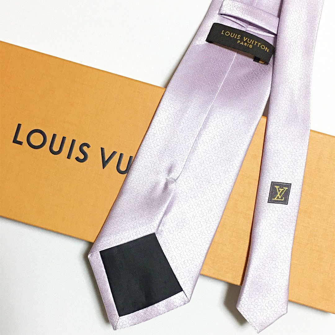 美品 ルイヴィトン Louis Vuitton ネクタイ シルク100% ペールピンク