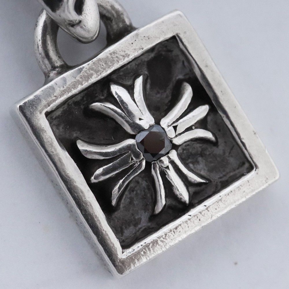 CHROME HEARTS フレームド CHプラス チャーム with ブラック