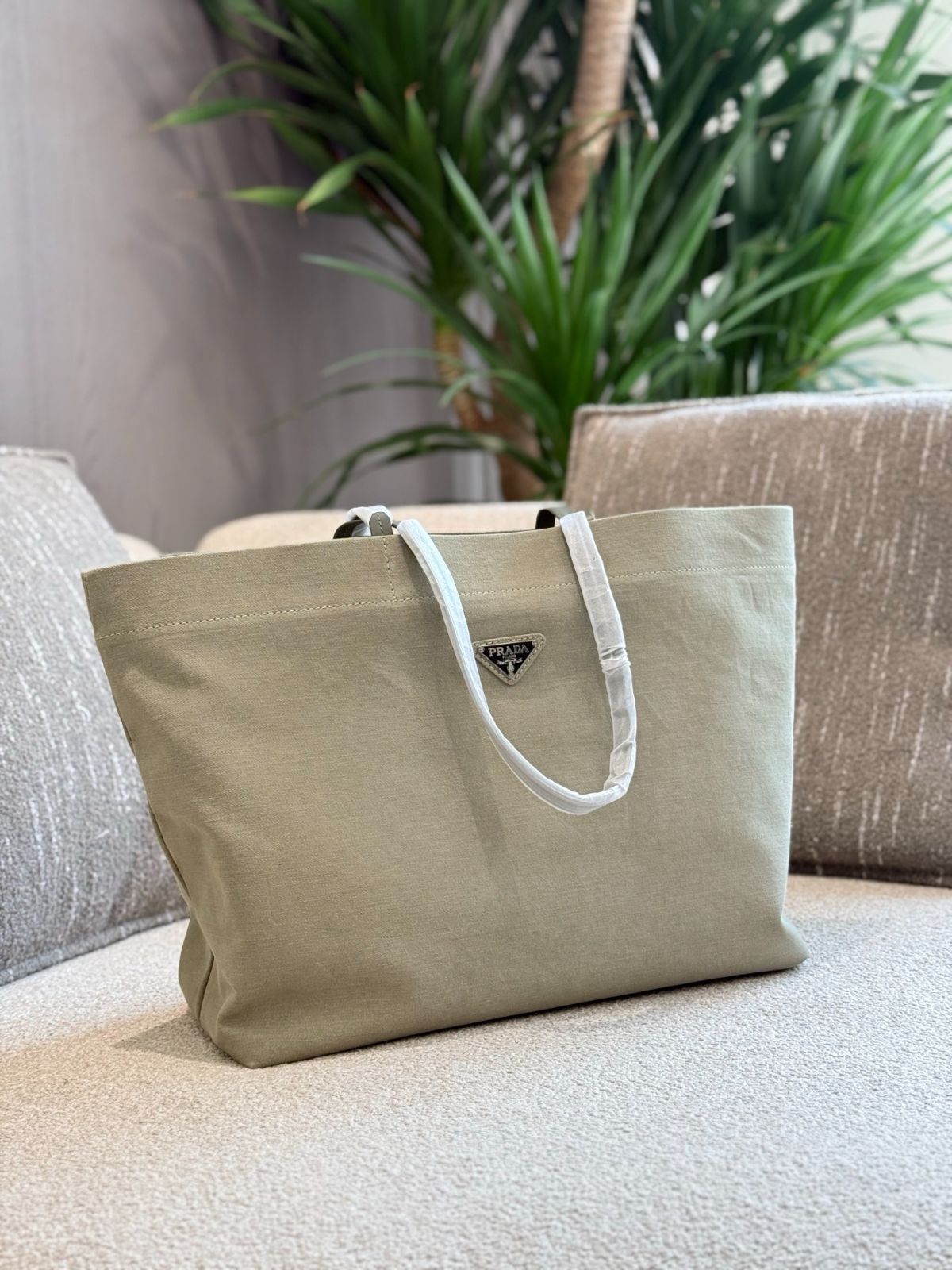 【PRADA】デニム ショッピングバッグ 在庫確認ください 今日特価】Prada デニム ショッピングバッグ マッチグリーン(38