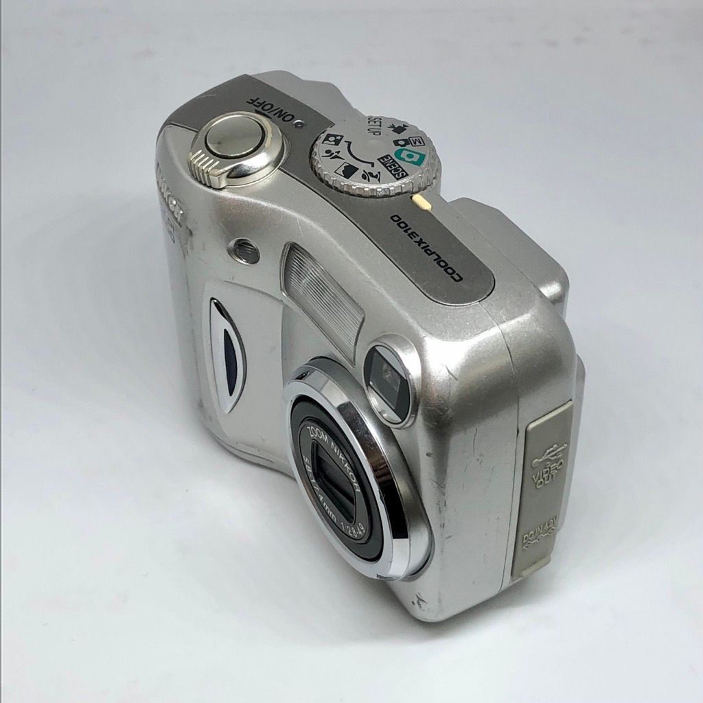 単三電池2本で動作・撮影可能】Nikon Coolpix 3100 コンパクト