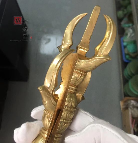 修縁堂】密教法具 人形五鈷杵 金剛杵 寺院用仏具 真鍮製 vajra 23cm - メルカリ