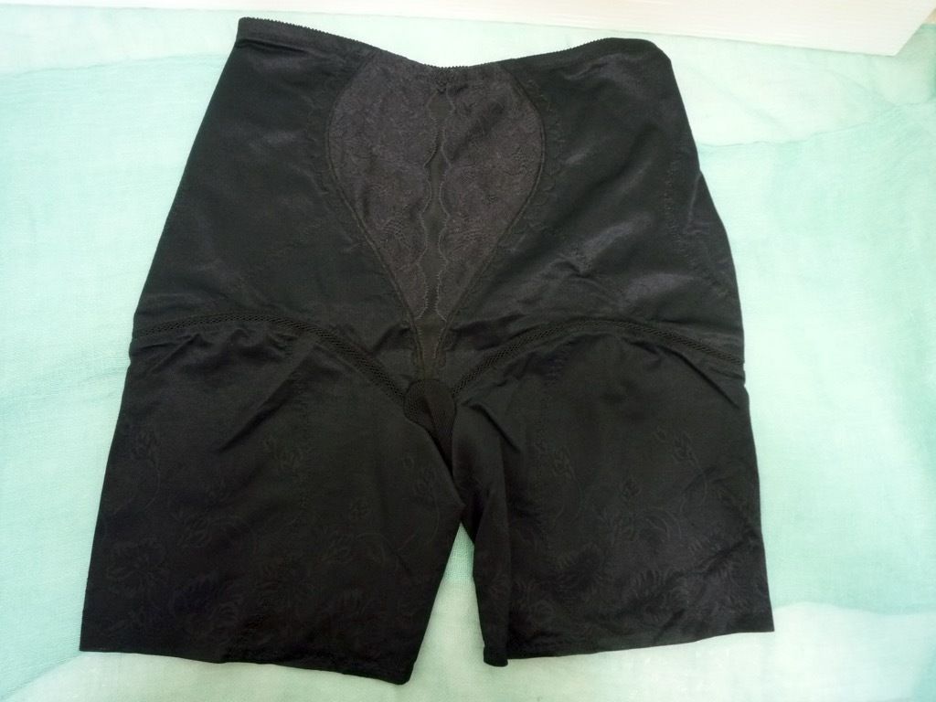 定価31900円 シャンデール ベル 最 補正下着 ロングガードル Size82 ブラック 立体成形 メッシュテープ ヒップアップ CU3 検マルコ