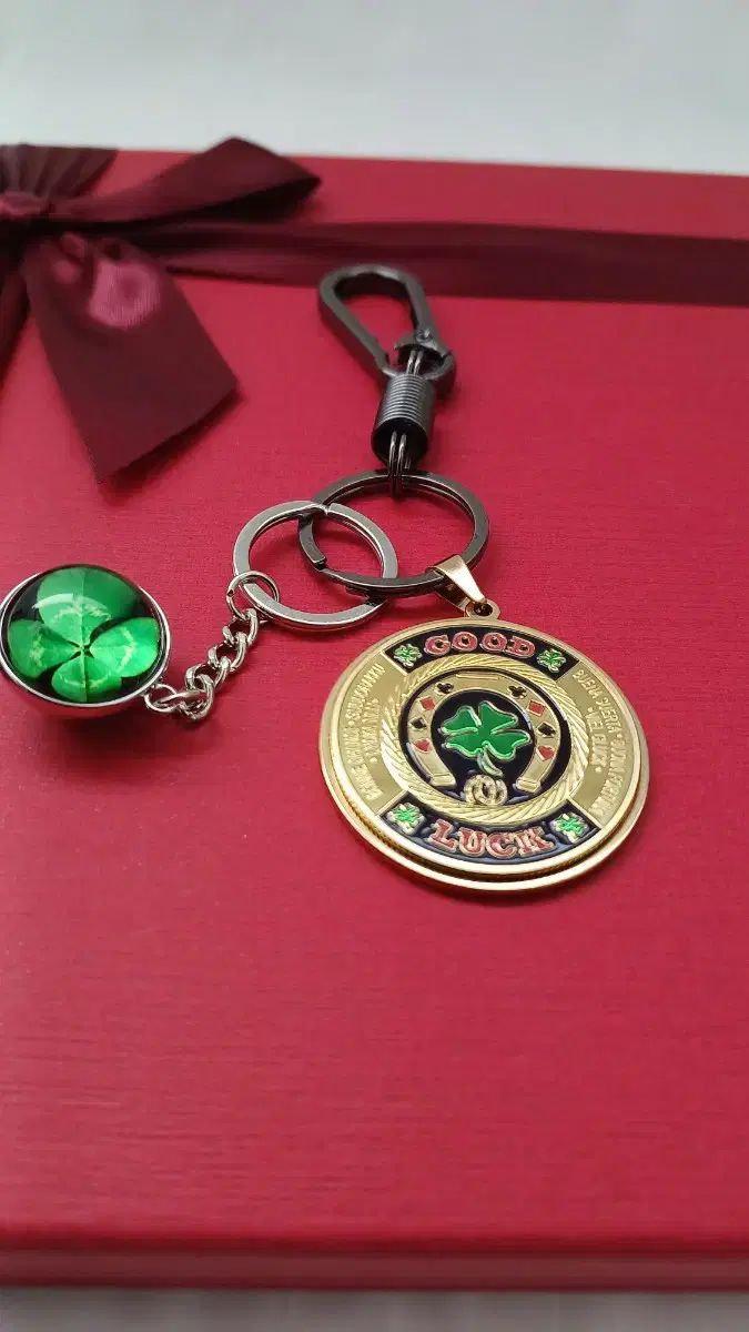 四 クローバー 運の コイン キーリング