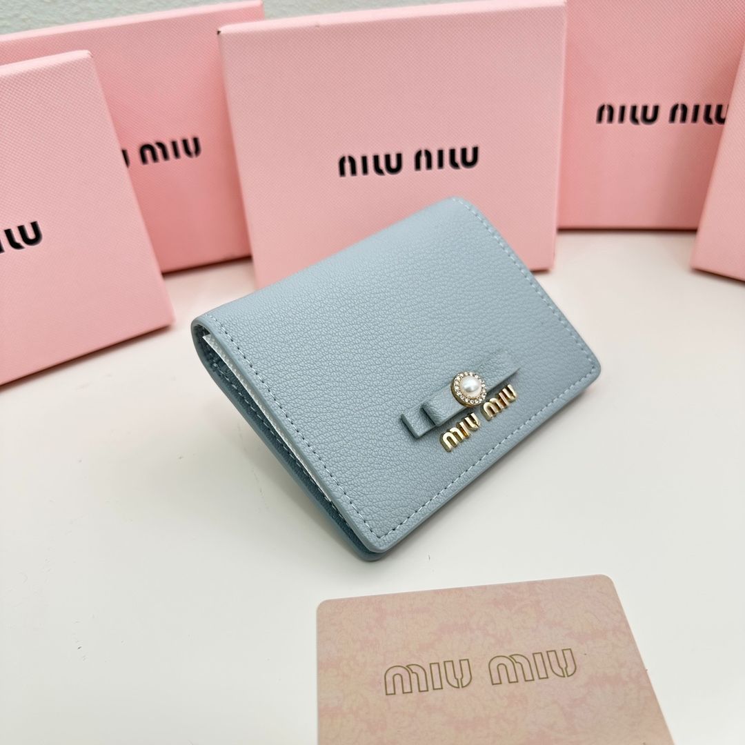 本日限定】?miumiu 最新モデル 5236 マルチカードケース ? 3色
