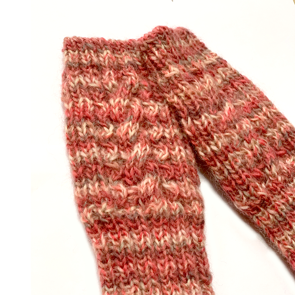 １点もの・手編みのハンドウォーマー（赤ミックス）-2