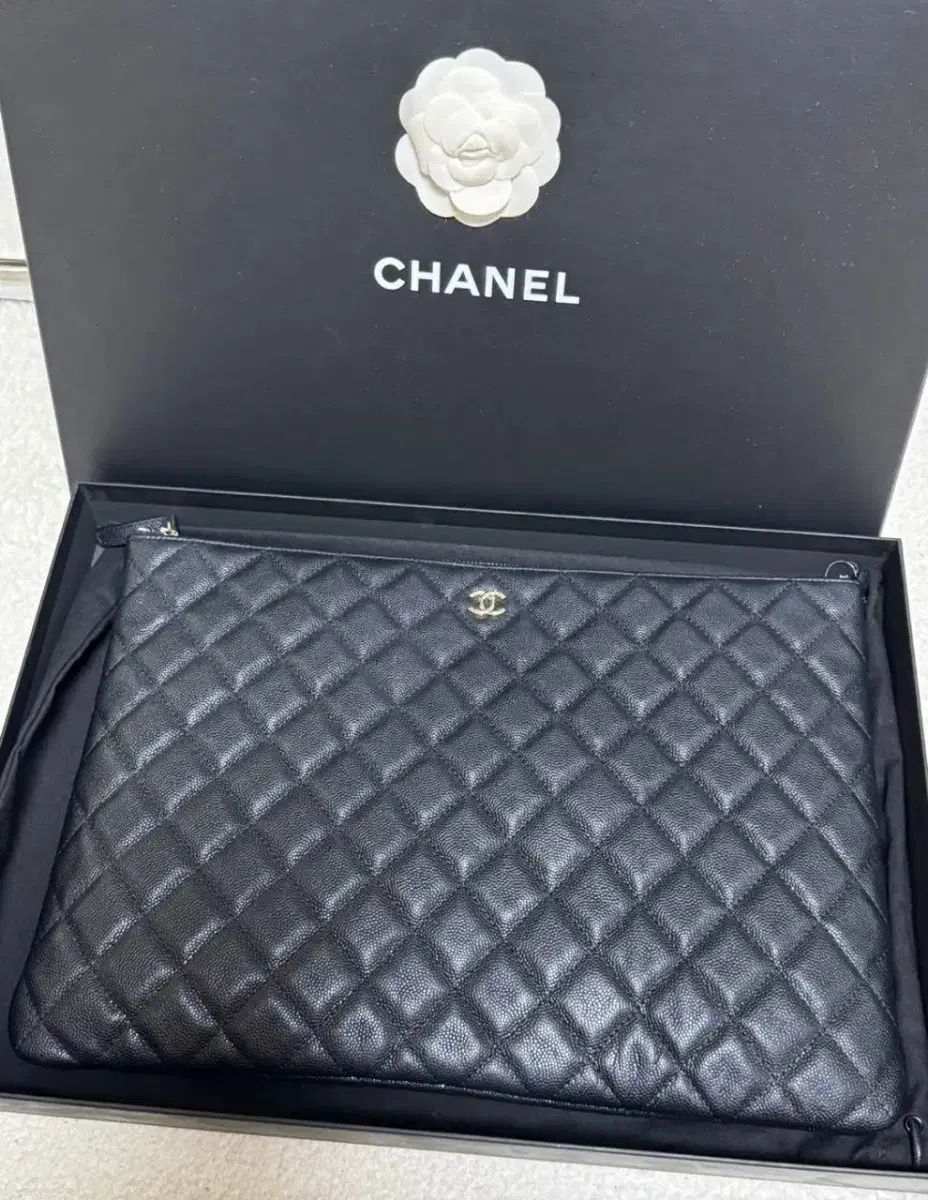 関税・送料込【CHANEL】キャビアクラッチラージ Chanel(シャネル) キャビア クラッチ 金具 ブラック ラージ 正規