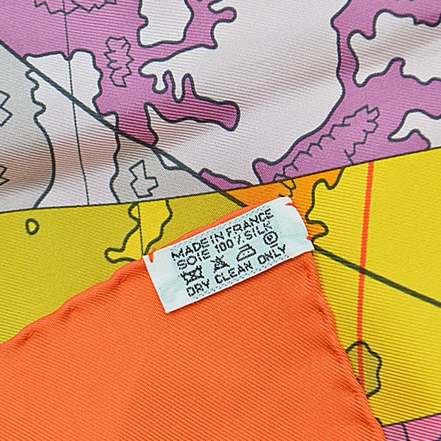 エルメス HERMES スカーフ カレ90 LE MONDE EST VASTE 世界地図 - メルカリ