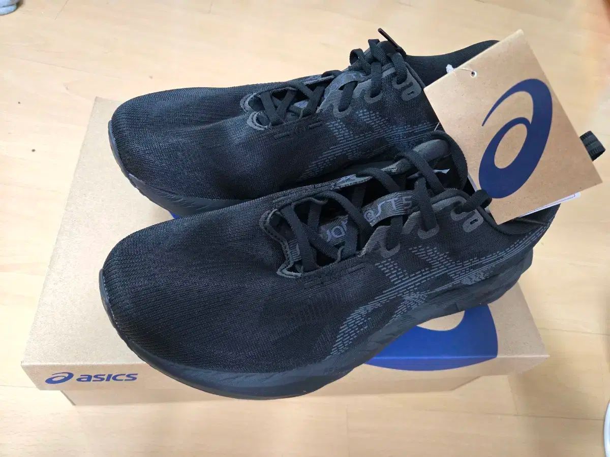 275 Asics アシックス ノバブラスト 5 黒 ワイド