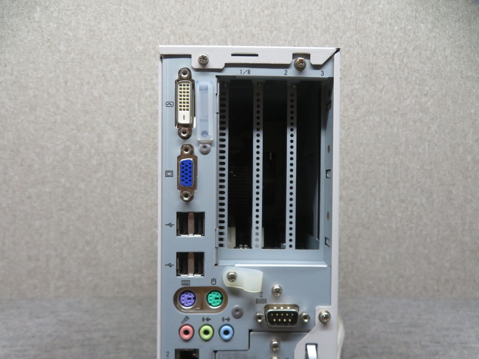 【故障時のサブ機として】◆ NEC FC98-NX FC-E16U ◆ Celeron B810 / 500GB HDD / メモリ4GB ◆ Windows XP Professional SP3  ◆ 到着後すぐに使える 故障時のサブ機として】◇ NEC FC98-NX FC-E16U / Celeron B810