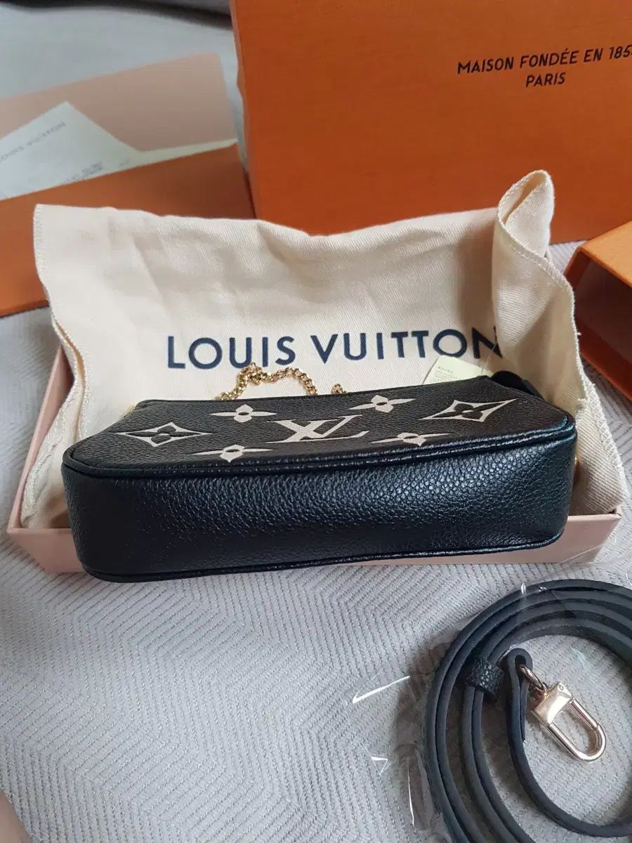ルイヴィトン Louis Vuitton モノグラム ポーチ Louis Vuitton(ルイヴィトン) ミニ ポシェット アンペア ほぼ