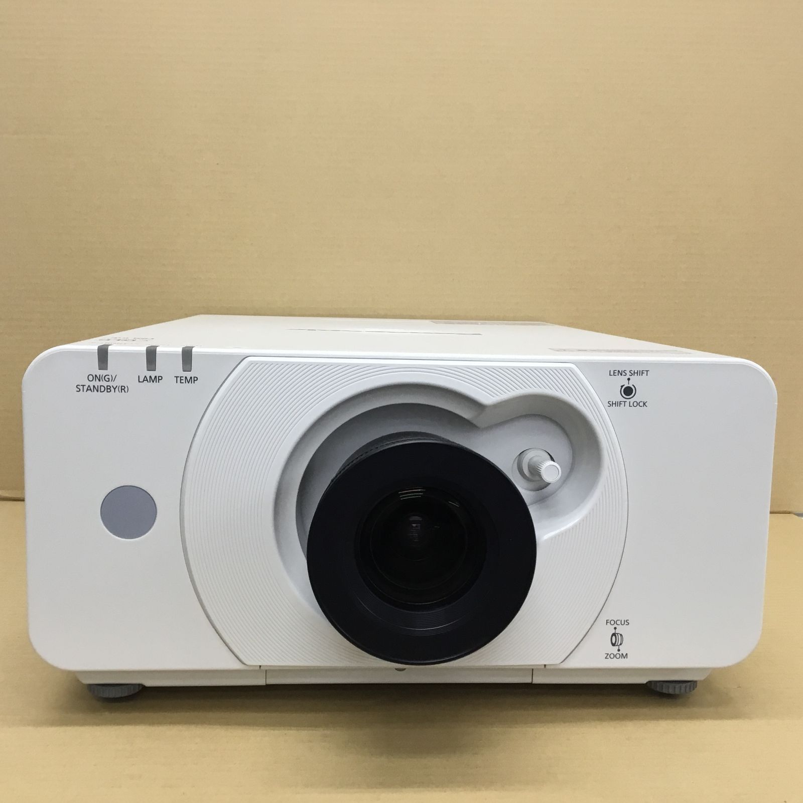 パナソニックプロジェクター PT-D4000 4000lm ランプ使用5040H