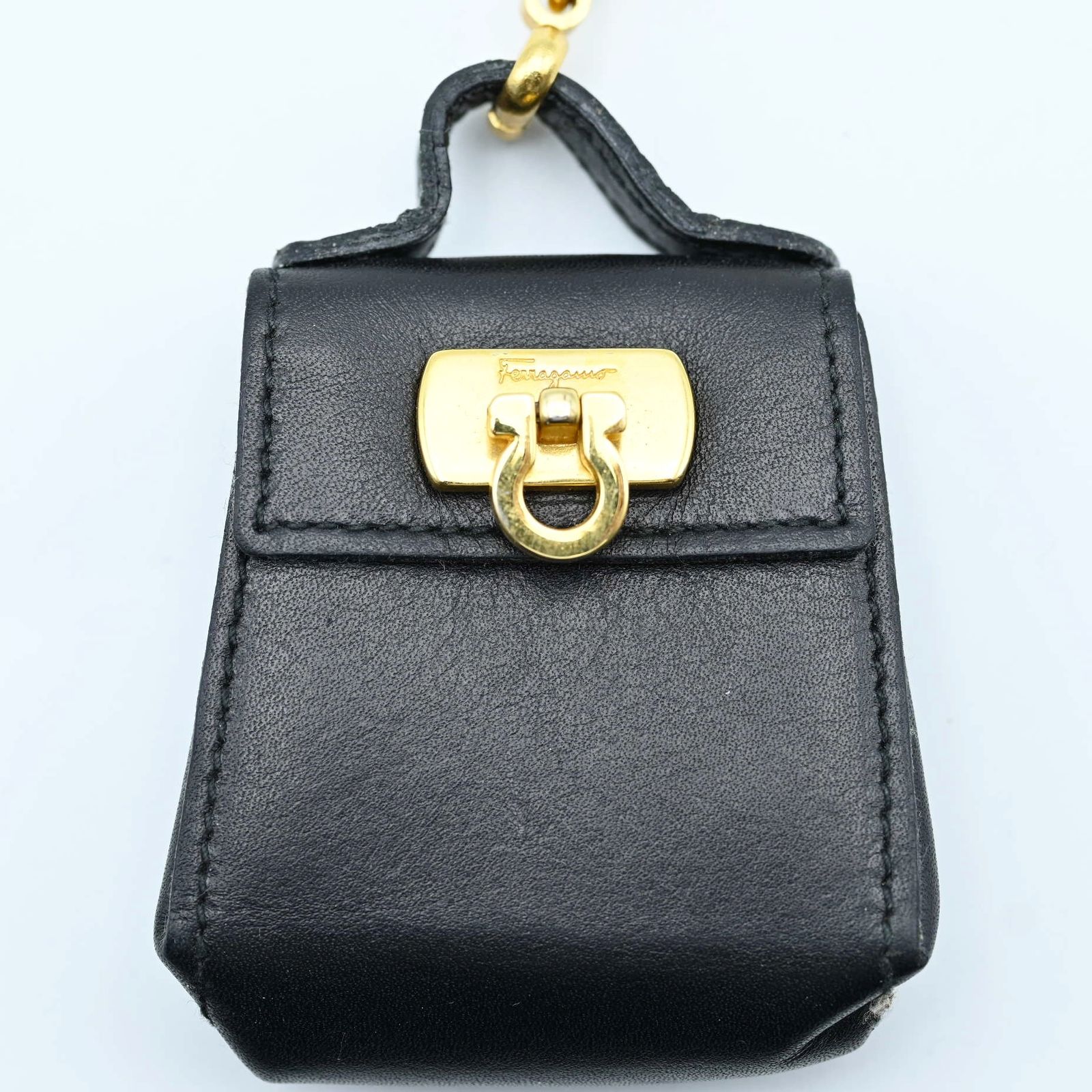 M08 Salvatore Ferragamo サルヴァトーレフェラガモ レザ― ガンチーニ  