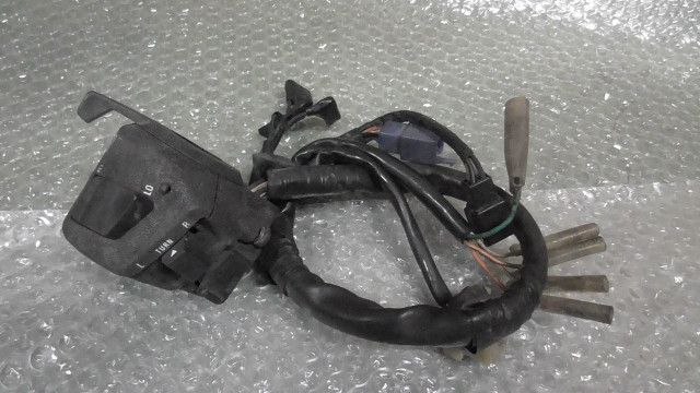CB400 SUPER FOUR　NC31-1030　の　ハンドルスイッチ　左:#1757567240