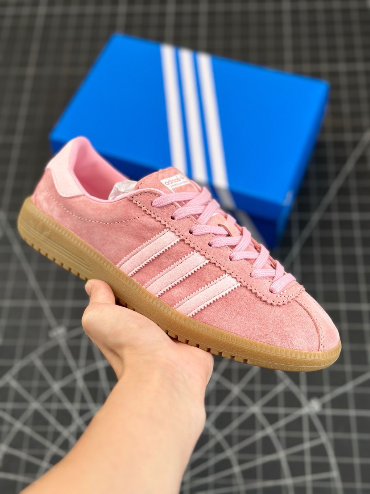 【新品】 adidas Bermuda Trainersピンクビーチ