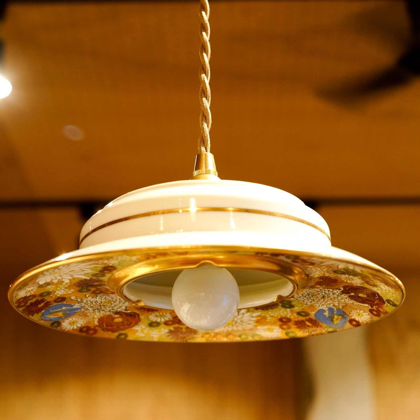 九谷焼　① 高級ライト　kutani pottly light 九谷焼｜九谷白峰｜灰皿｜リメイク｜ペンダントライト - メルカリ