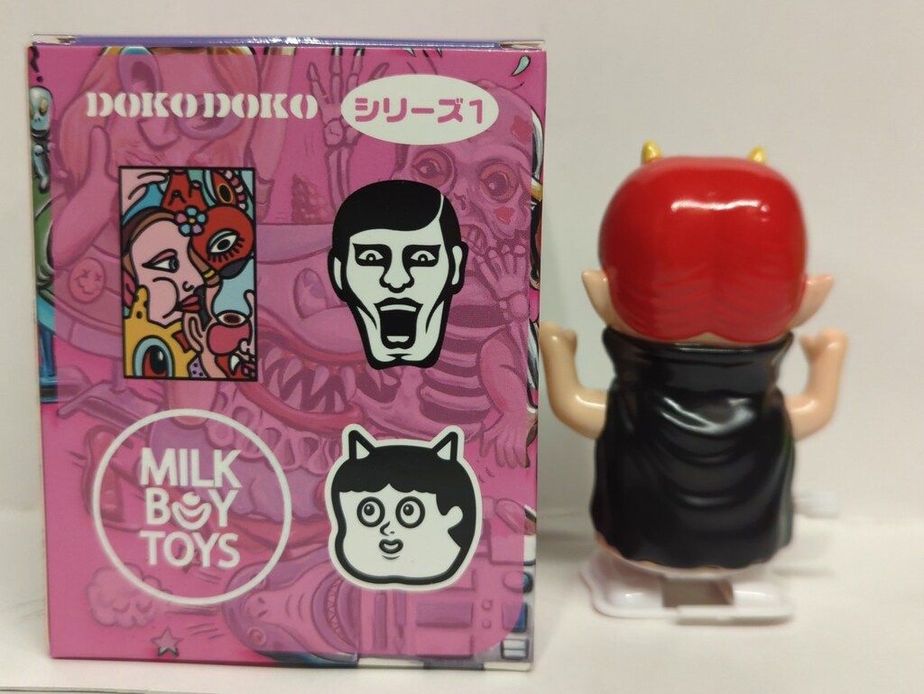 ユニコ　マーブル成形　ソフビ BLACKPEARLS ドコドコ ゼンマイ式 ソフビ人形 HAPY - メルカリ