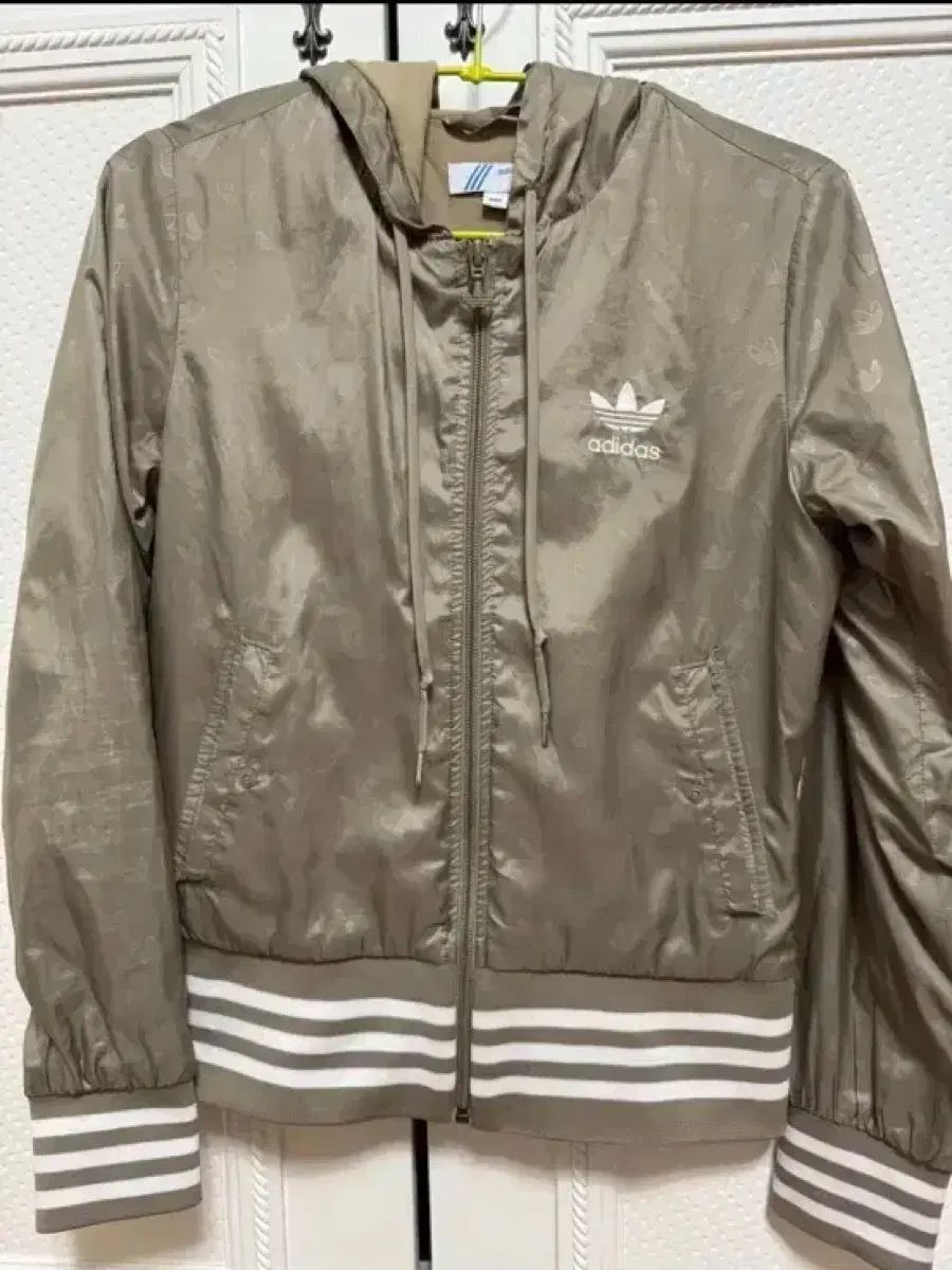 adidas アディダス ウィンドブレーカー ジップアップパーカー フード付き 85