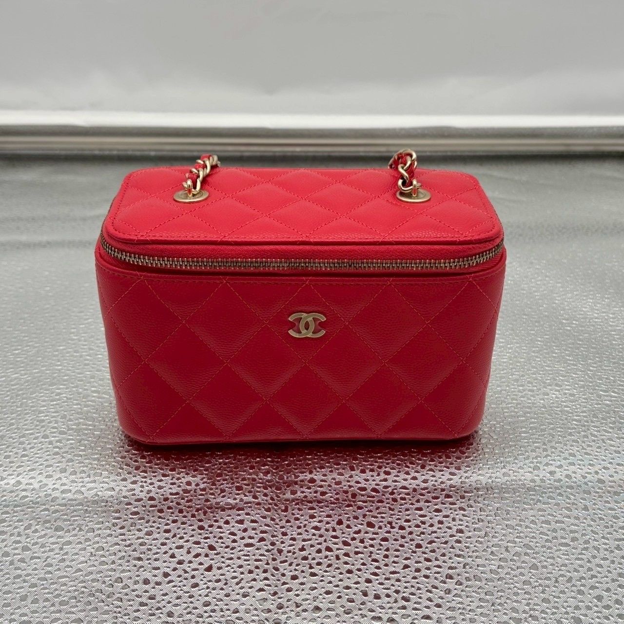 CHANEL ミニバニティ チェーンバッグ ココマーク マトラッセ