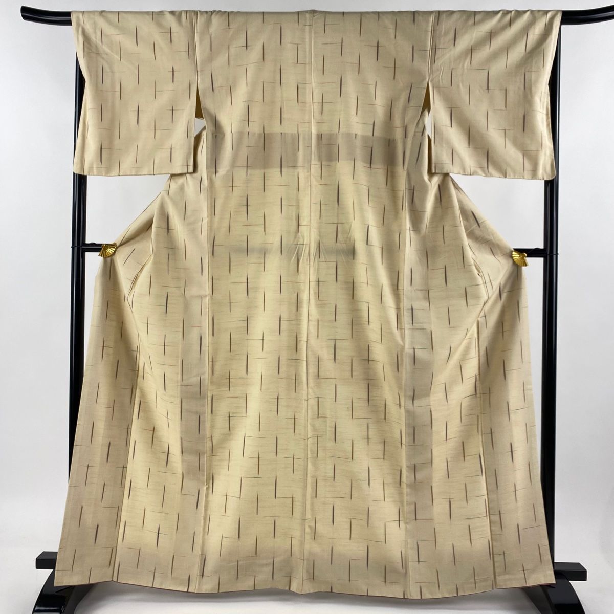 紬 身丈165.5cm 裄丈67.5cm L 袷 みちのく米沢 紅浪漫 幾何学模様 ベージュ 正絹