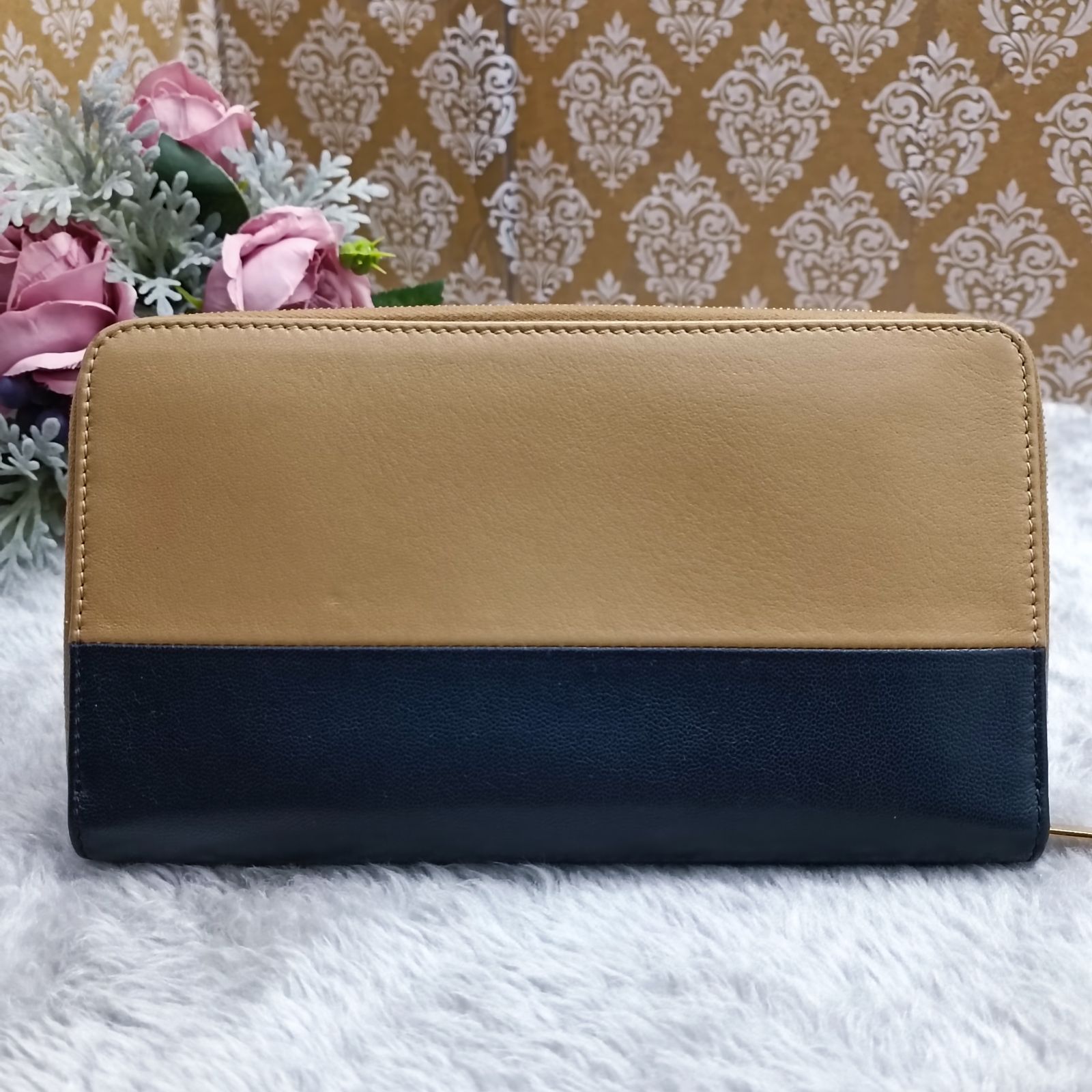 新品同様‼️ セリーヌ　CELINE 財布　長財布　バイカラー　ラウンドファスナー 新品同様‼️ セリーヌ CELINE 財布 長財布 バイカラー ラウンド