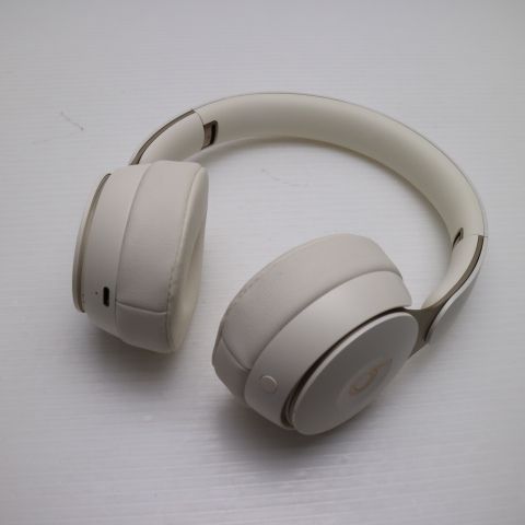未使用 超 Beats Solo Pro MRJ72FE A アイボリー ワイヤレスイヤホン Beats 土日祝発送OK 06000 に近い