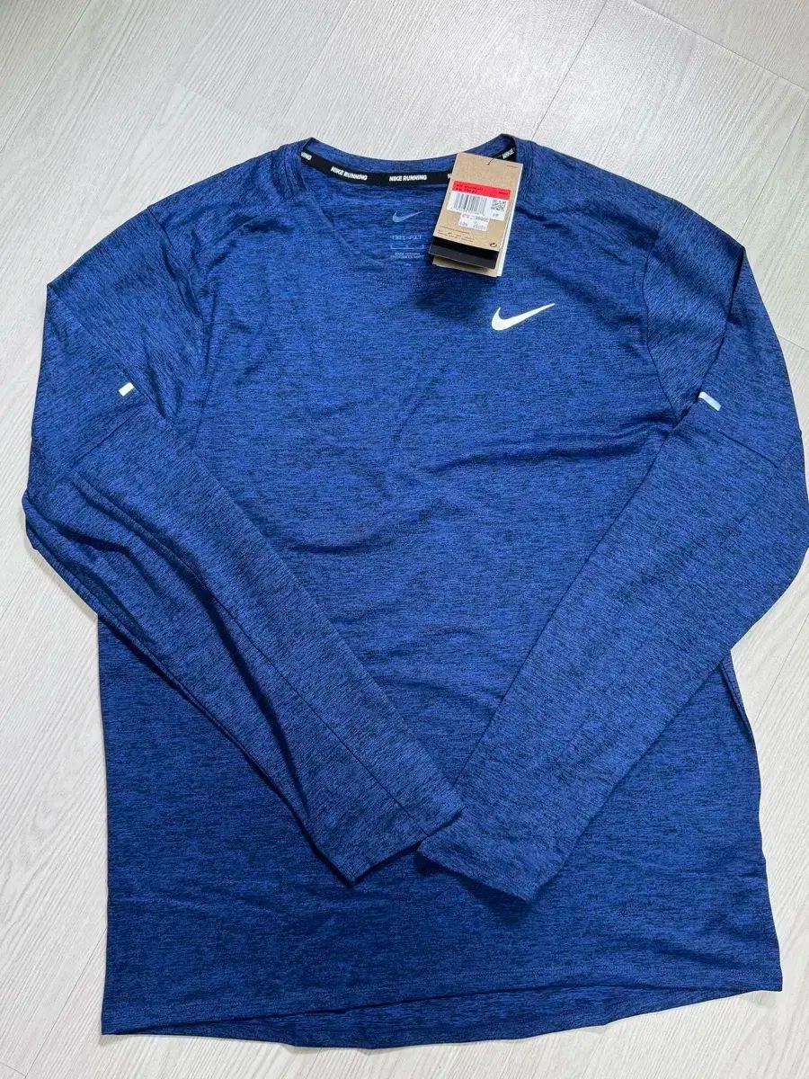 NIKE(ナイキ) ドライフィット 長袖 L サイズ 新品