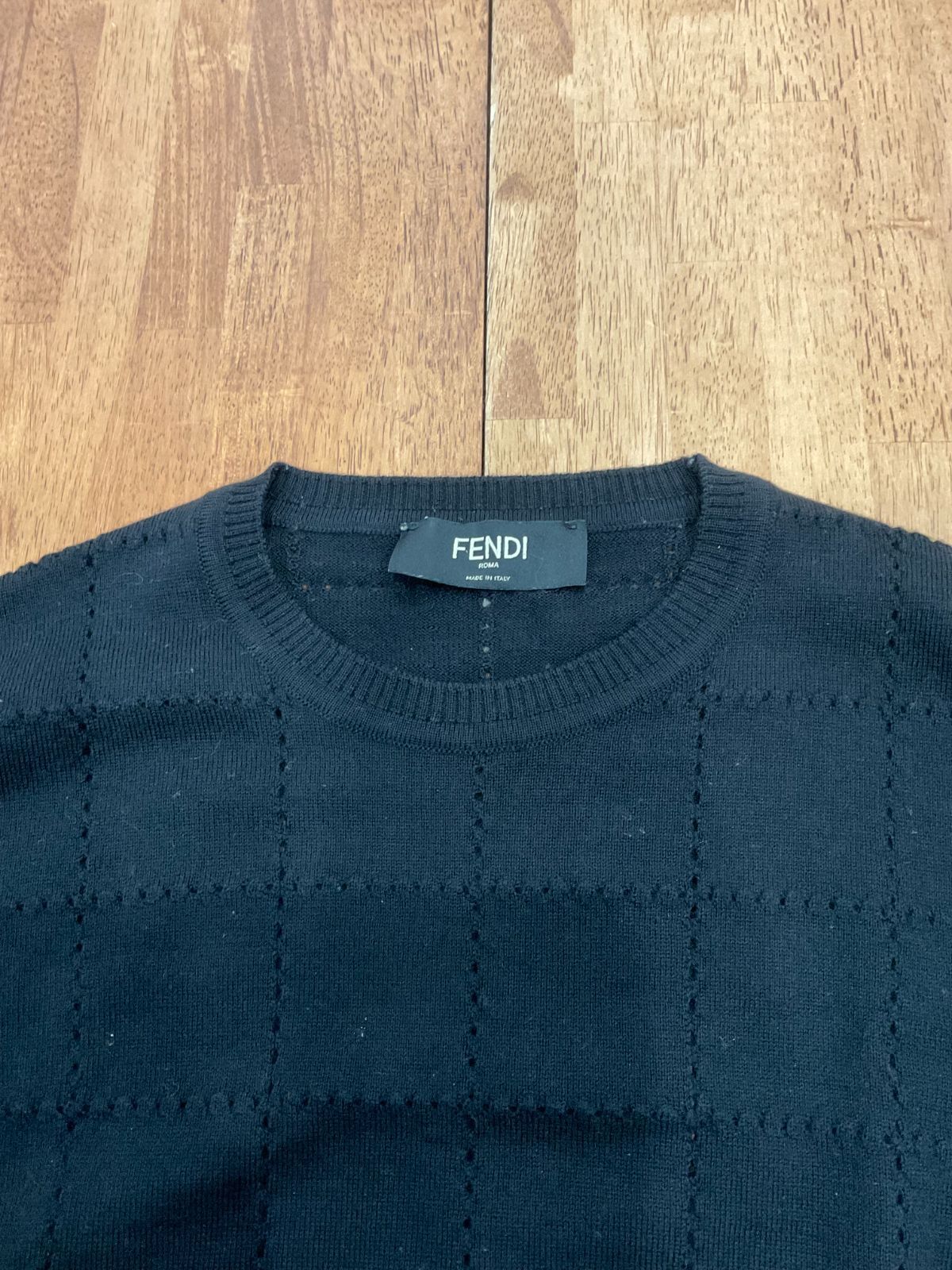 フェンディ ニット セーター ブラック 黒 メンズ パンチング 3D立体デザイン ウール D25062019