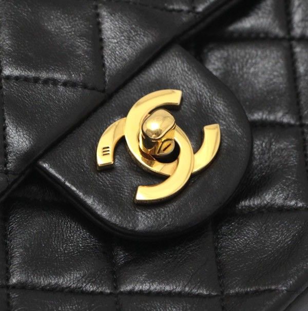シャネル CHANEL ミニマトラッセ チェーンショルダーバッグ ラム 黒 G  