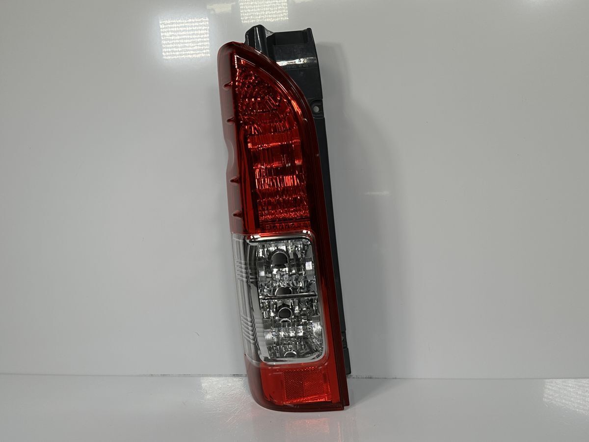 破損キズなし 200系 ハイエース 4型 5型 6型 7型 KDH201V GDH201V TRH200V 後期 純正 左テールランプ 81561-26443 26-140 管理31190