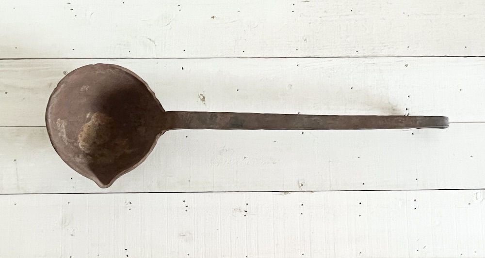 フランスアンティークアイアンレードル1|アトリエインテリアショップコーディネート店舗内装建築住宅空間デザインディスプレイ錆オブジェ