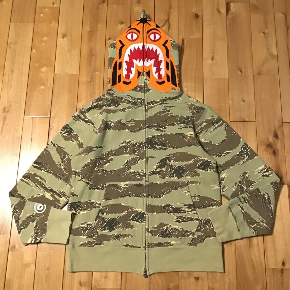 A BATHING APE カモフラ柄 タイガーパーカー　　NFS限定品 A BATHING APE カモフラ柄 タイガーパーカー NFS限定品 A Bathing Ape