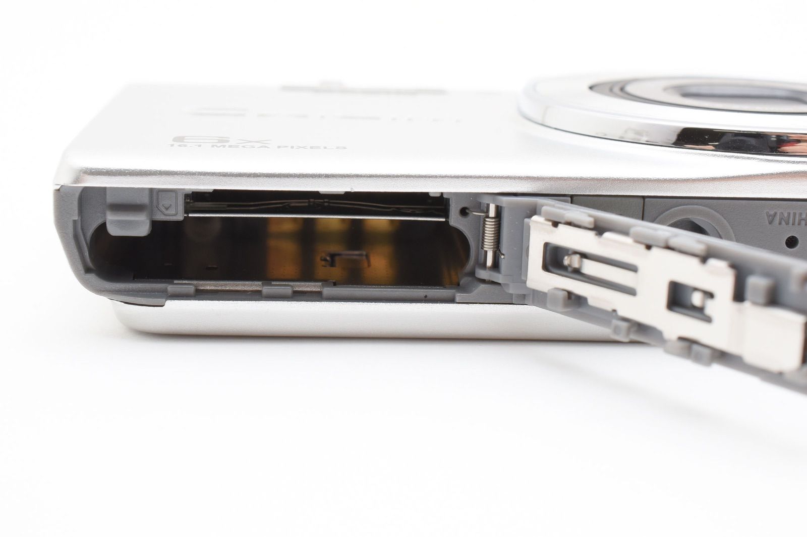 880 コンパクトデジタルカメラ