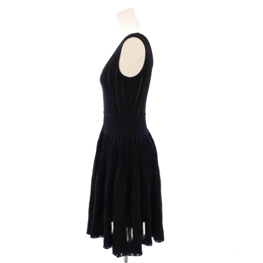 限定価格 シャネル CHANEL uniform ココマーク フ ワンピース ミニ丈 ノースリーブ Uネック ストレッチ ロゴ ワンポイント M 黒 ブラック |BB