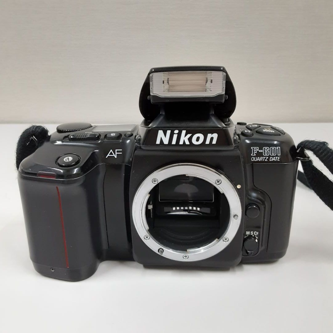 ニコン Nikon F-601 QUARTZ DATE フィルムカメラ 電池式（ジャンク品