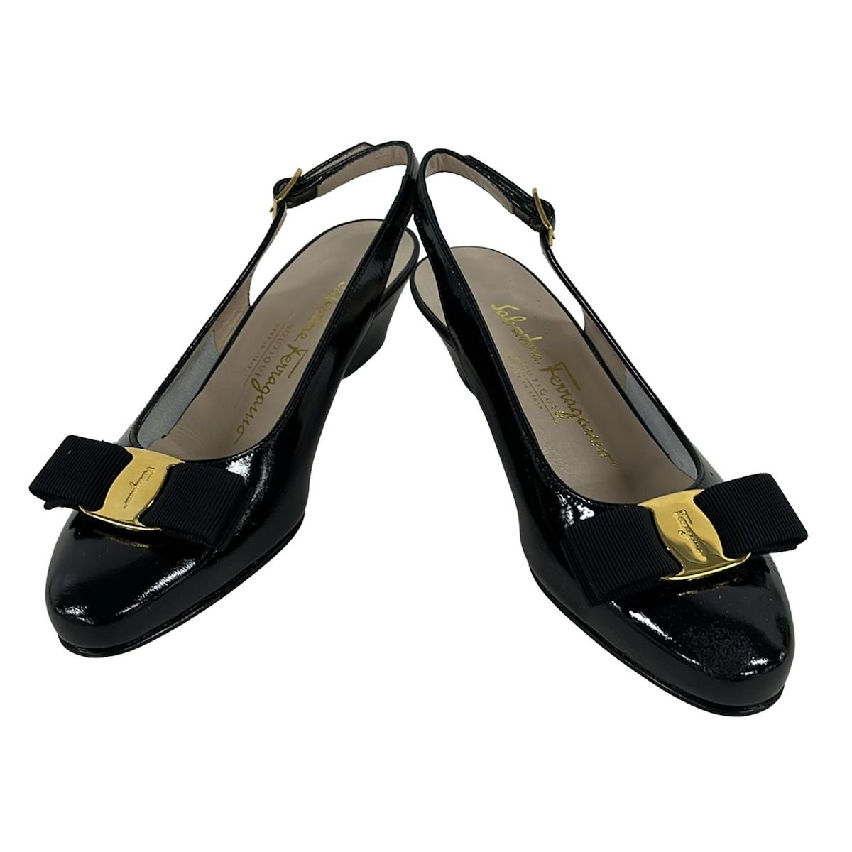 FERRAGAMO|SalvatoreFerragamo サルバトーレフェラガモ サンダル 5 C レディース - 黒 ヴァラ レザー