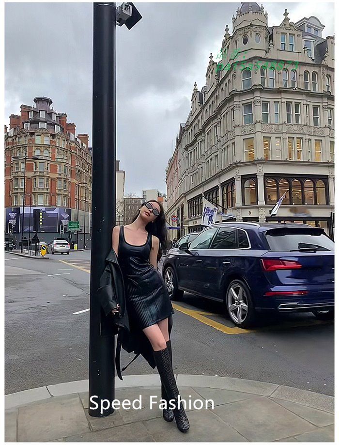 タイトワンピース