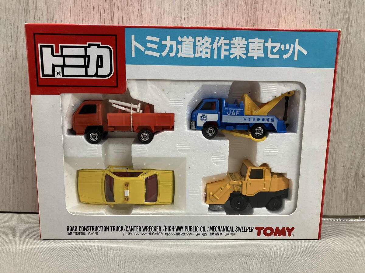 トミカ 道路作業車セット トミー 道路工事標識車 三菱キャンターレッカー車 他