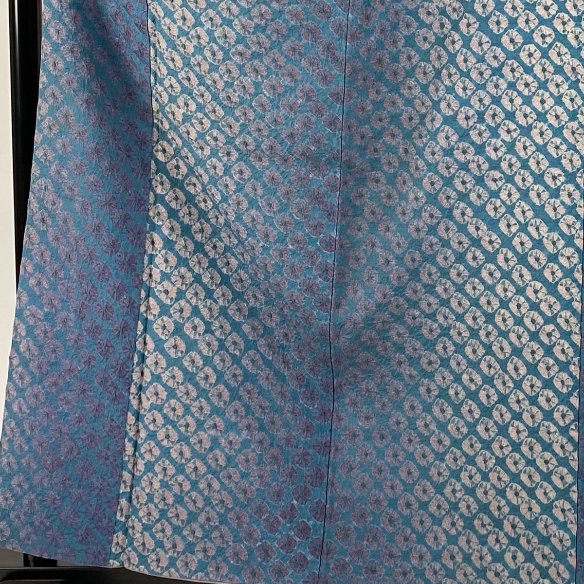 小紋 身丈161.5cm 裄丈64.5cm M 袷 紬地 幾何学 絞り ぼかし 青灰色 正絹