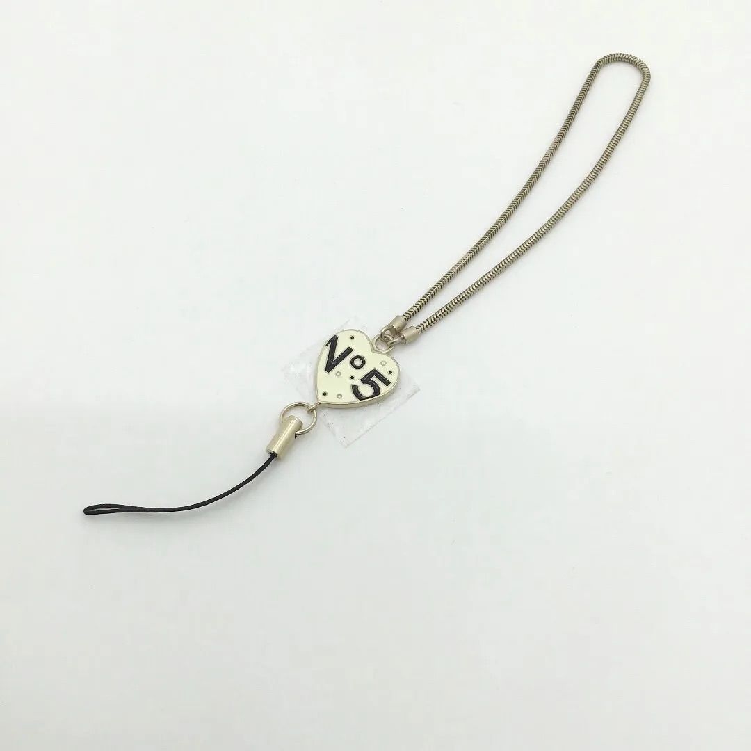 シャネルチャームストラップ ほぼ未使用】シャネル CHANEL NO.5 06P ハート モチーフ ストラップ